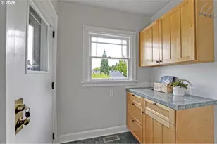 4297 NE Laurelhurst Pl, Portland, OR 97213 - Photo 31