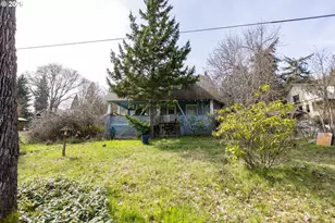 744 N Main Ave, White Salmon, WA 98672 - Photo 9