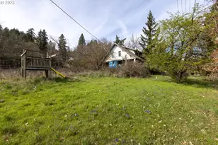 744 N Main Ave, White Salmon, WA 98672 - Photo 7