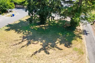 8003 SE Crystal Springs Blvd, Portland, OR 97206 - Photo 9