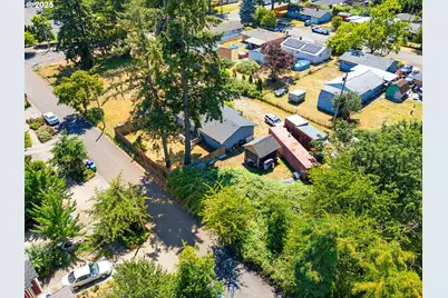 8003 SE Crystal Springs Blvd, Portland, OR 97206 - Photo 3