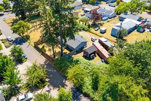 8003 SE Crystal Springs Blvd, Portland, OR 97206 - Photo 3