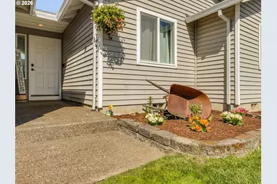 810 Columbia Dr, Molalla, OR 97038 - Photo 5