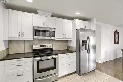 1140 NE 9th Pl, Canby, OR 97013 - Photo 13