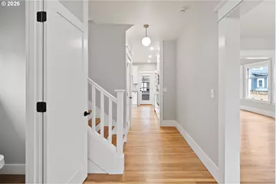 4511 N Commercial Ave, Portland, OR 97217 - Photo 3