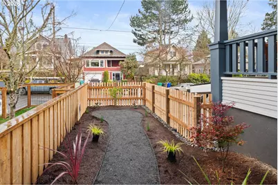 4511 N Commercial Ave, Portland, OR 97217 - Photo 35