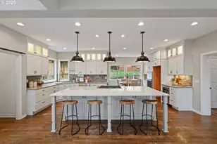 1808 Hall Ct, West Linn, OR 97068 - Photo 3