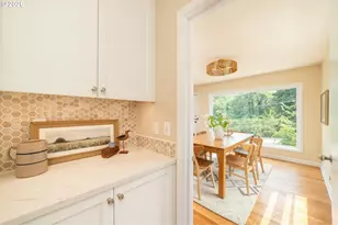 2133 SW Taylors Ferry Rd, Portland, OR 97219 - Photo 9