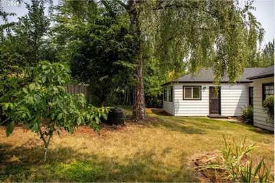 2133 SW Taylors Ferry Rd, Portland, OR 97219 - Photo 29