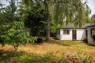 2133 SW Taylors Ferry Rd, Portland, OR 97219 - Photo 29