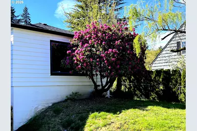 2133 SW Taylors Ferry Rd, Portland, OR 97219 - Photo 35