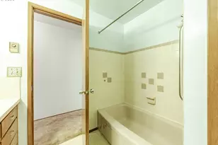 1833 N Danebo Ave, Eugene, OR 97402 - Photo 21