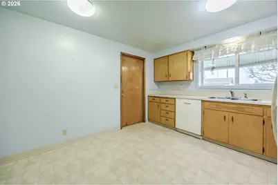 1833 N Danebo Ave, Eugene, OR 97402 - Photo 11