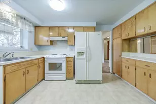 1833 N Danebo Ave, Eugene, OR 97402 - Photo 15