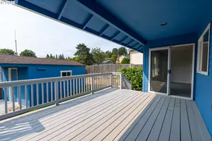 324 SW 28th Ct, Troutdale, OR 97060 - Photo 37