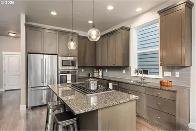 8144 SW Oldham Dr, Beaverton, OR 97007 - Photo 9