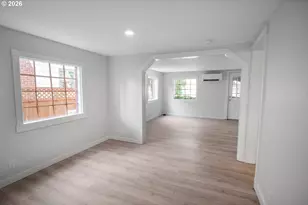 1039 C St, Springfield, OR 97477 - Photo 5