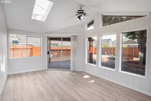 1039 C St, Springfield, OR 97477 - Photo 15