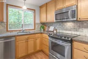 1878 Russet Dr, Eugene, OR 97401 - Photo 17