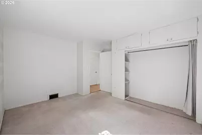 9040 N Oswego Ave, Portland, OR 97203 - Photo 17