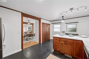 9040 N Oswego Ave, Portland, OR 97203 - Photo 27