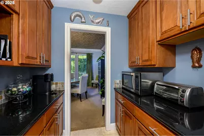 197 SW Howard Dr, McMinnville, OR 97128 - Photo 9
