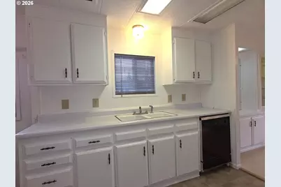 13045 SE Stark St #112, Portland, OR 97233 - Photo 9