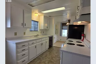 13045 SE Stark St #112, Portland, OR 97233 - Photo 7
