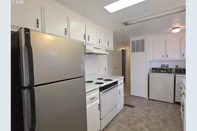 13045 SE Stark St #112, Portland, OR 97233 - Photo 9