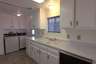 13045 SE Stark St, Portland, OR 97233 - Photo 11