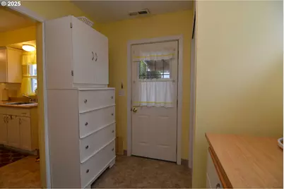 1605 7th Ave, Longview, WA 98632 - Photo 29