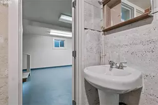8501 SW 7th Ave, Portland, OR 97219 - Photo 27