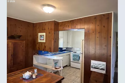 628 W 13th St, Port Orford, OR 97465 - Photo 17