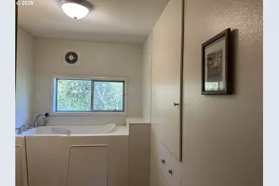628 W 13th St, Port Orford, OR 97465 - Photo 11