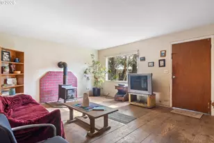 628 W 13th St, Port Orford, OR 97465 - Photo 7