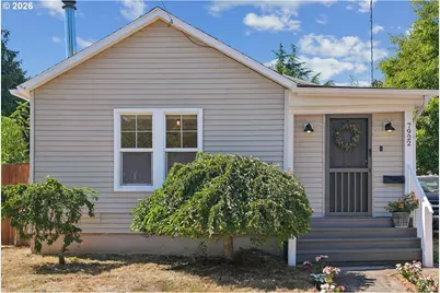 7922 N Ivanhoe St, Portland, OR 97203 - Photo 1