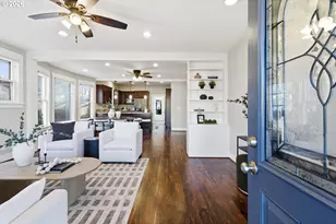 624 NE 2nd Ave, Camas, WA 98607 - Photo 3