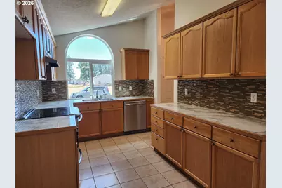 520 Lincoln Ln, Molalla, OR 97038 - Photo 3