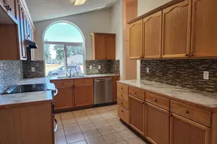 520 Lincoln Ln, Molalla, OR 97038 - Photo 3