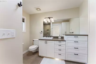 1198 Winsor Ave, North Bend, OR 97459 - Photo 17