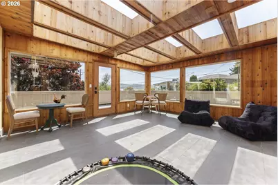 1198 Winsor Ave, North Bend, OR 97459 - Photo 13