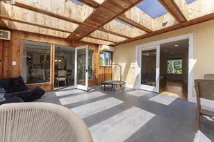 1198 Winsor Ave, North Bend, OR 97459 - Photo 15