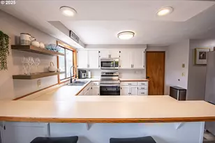 3308 Honeywood St, Eugene, OR 97408 - Photo 15