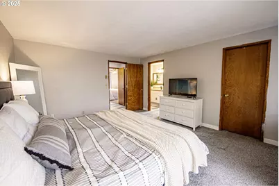 3308 Honeywood St, Eugene, OR 97408 - Photo 33