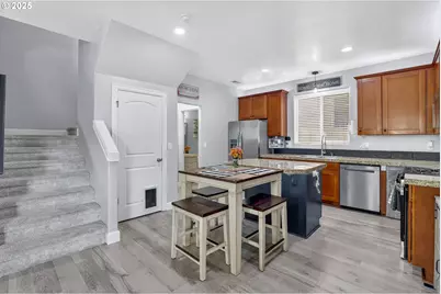 19135 Village Blvd, Sandy, OR 97055 - Photo 7