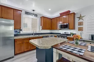 19135 Village Blvd, Sandy, OR 97055 - Photo 9