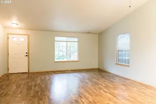 819 N Alexandra Dr, Newberg, OR 97132 - Photo 5