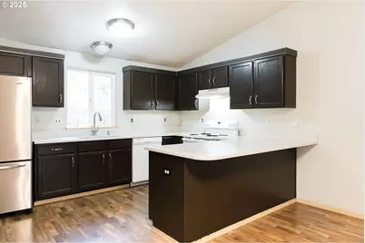 819 N Alexandra Dr, Newberg, OR 97132 - Photo 7