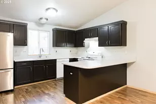 819 N Alexandra Dr, Newberg, OR 97132 - Photo 7