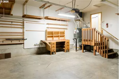 819 N Alexandra Dr, Newberg, OR 97132 - Photo 17